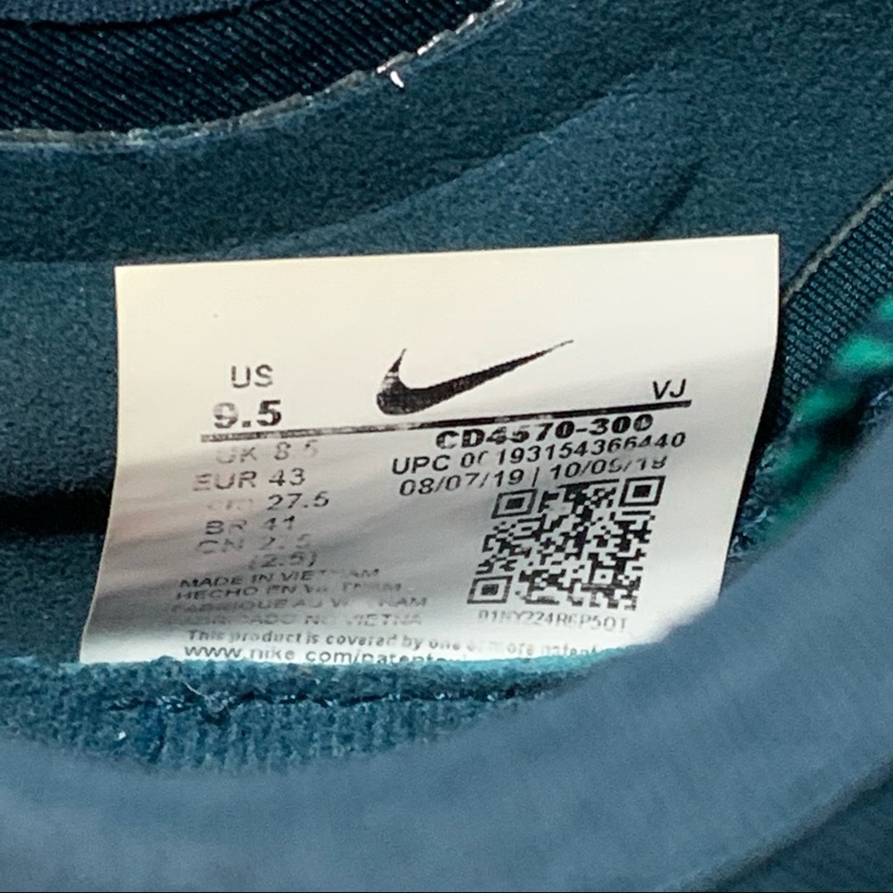 Nike Zook Fly 3 Athletic Shoes 👋🏼 - Picture 8 of 10